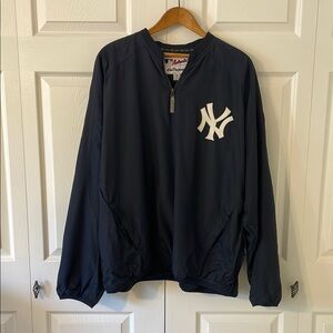 Majestic Navy Yankees Logo Pullover